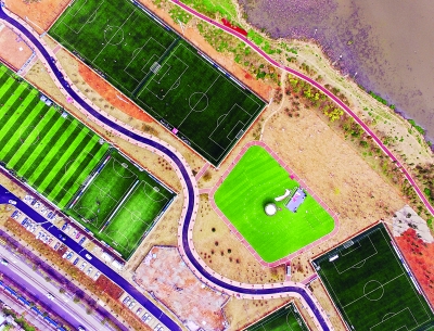 国内最大城市足球公园开放 部分赛场免费体验一周